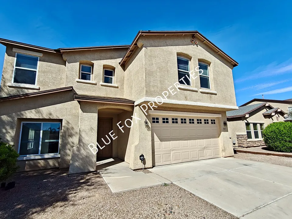 5879 E Hackle Ln
