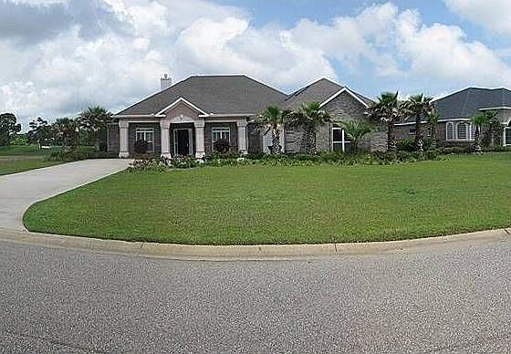 2nd image of 3821 Blue Heron Dr