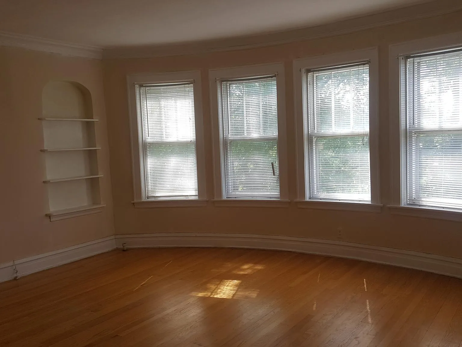 3 bed, 1800 sqft, $1,995 — Photo 4