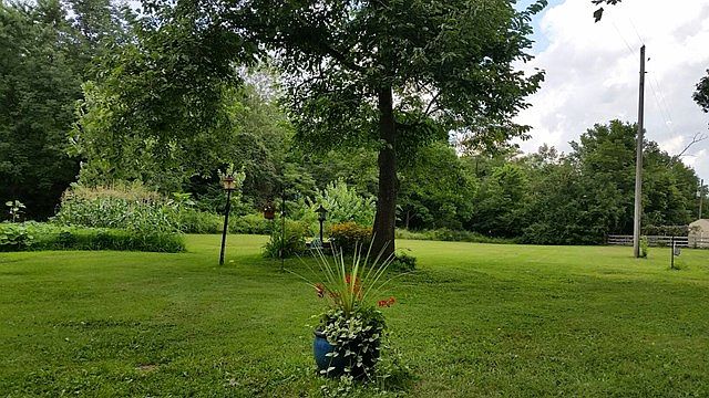 2nd image of 484 Waugh Rd