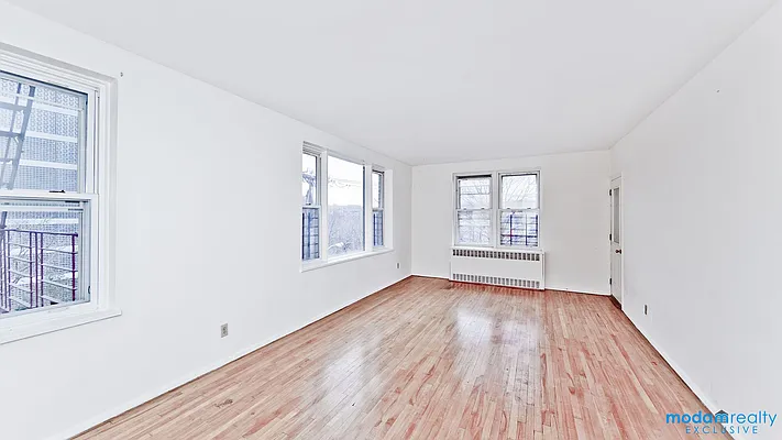 Rented by Moda Realty | media 17