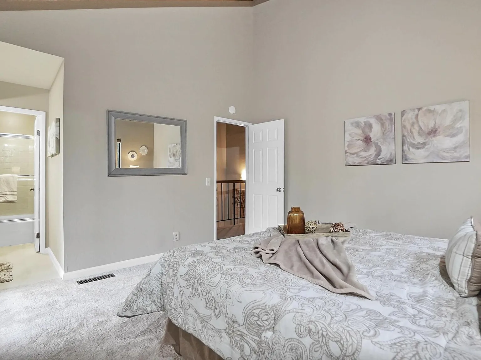 2 bed, 2.5 bath, 1800 sqft, $3,600 — Photo 4