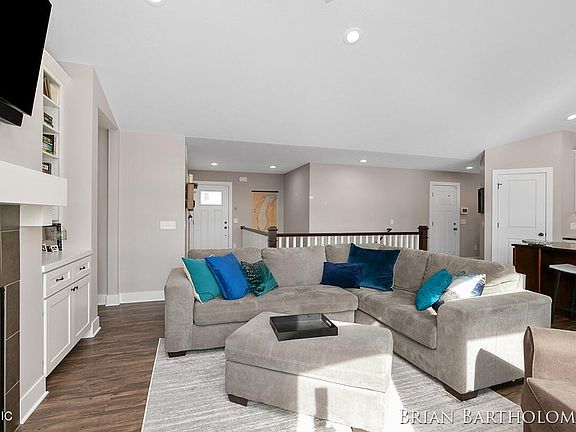 5th image of 5674 Rodney Dr