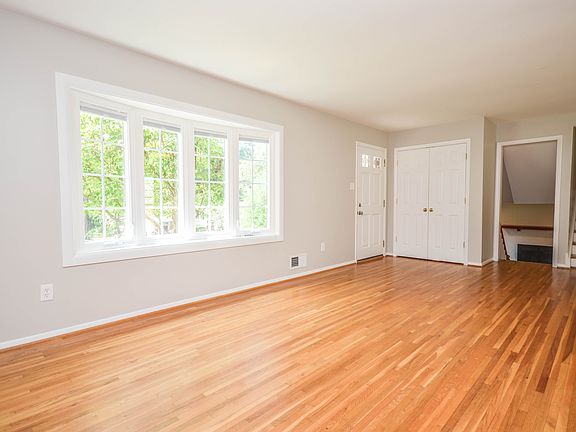 4th image of 4805 Willet Dr