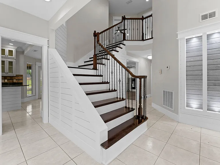 2407 Country Club Dr — Photo 13