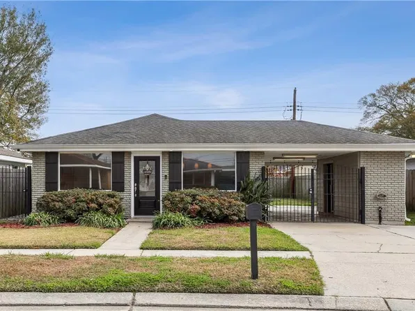 2425 Charles Dr, Chalmette, LA 70043