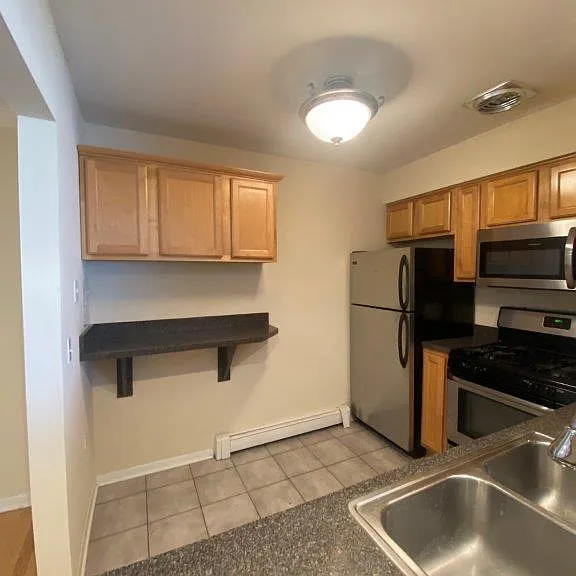 205 W Miner St #4 — Photo 10
