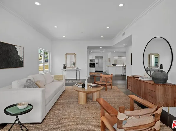 5550 S Chariton Ave, Los Angeles, CA 90056