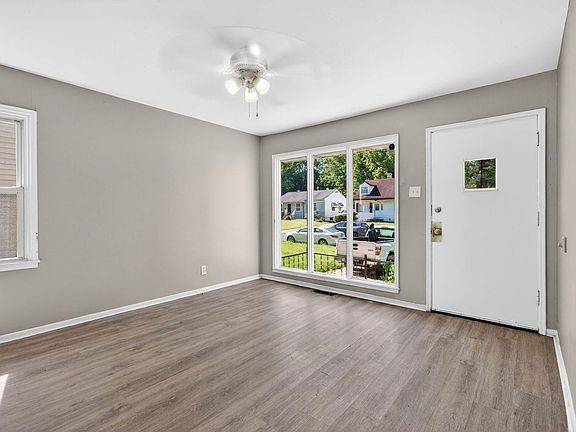 2nd image of 333 Caithness Rd