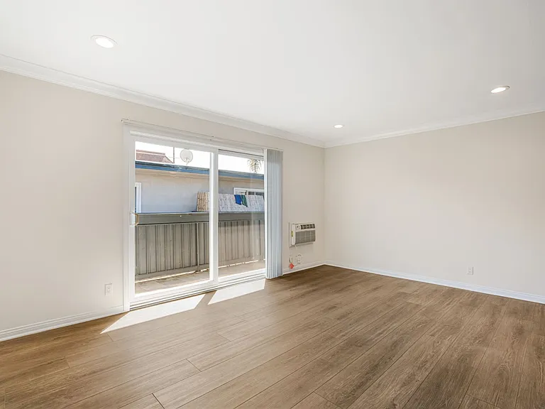 1832 S Bundy Dr #1838 — Photo 13