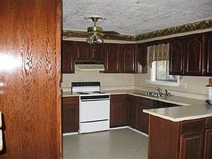 5th image of 7561 Shadow Wood Dr