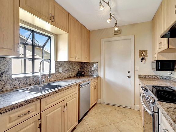 4th image of 4075 Clearview Ter Terrace