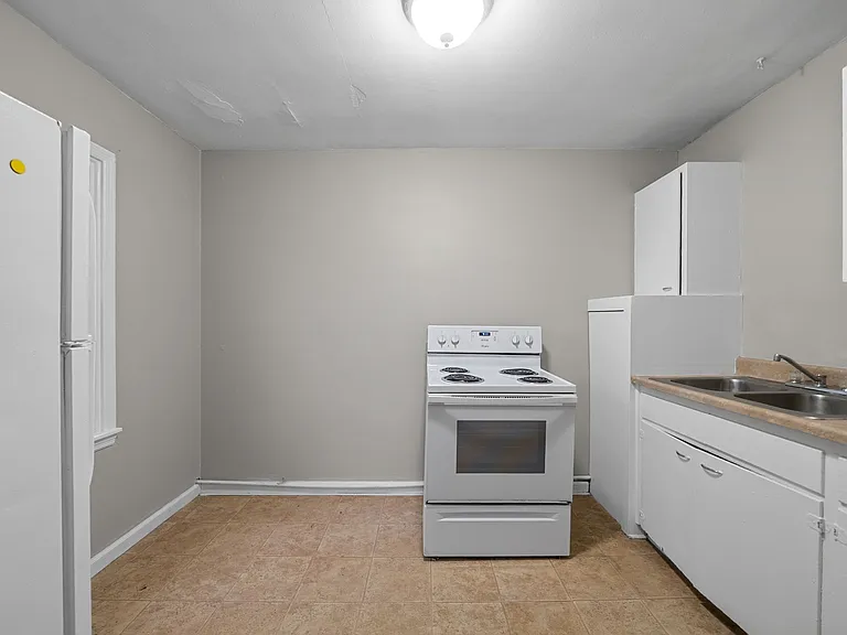 1525 Ferrell St #7 — Photo 7
