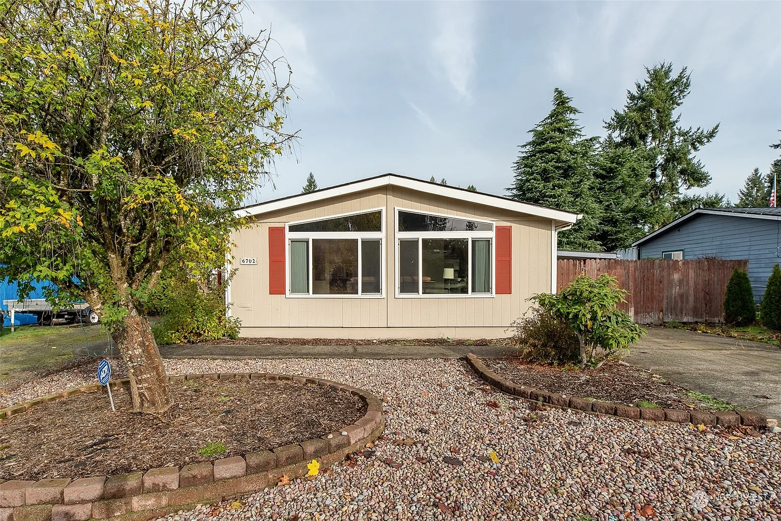 6702 5th Way SE photo 1
