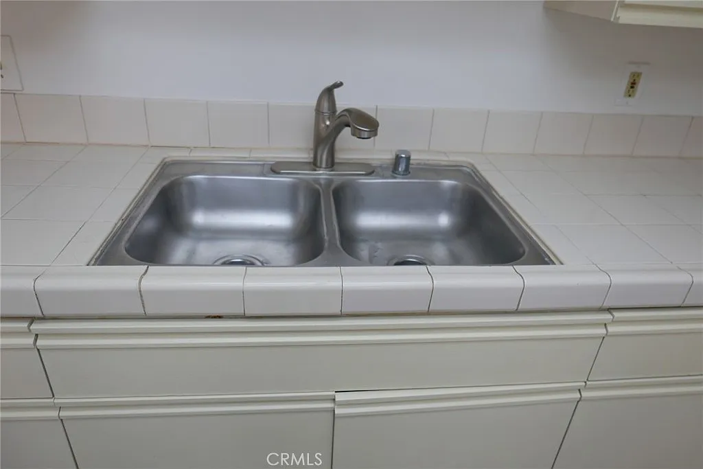 3 bed, 1600 sqft, $3,900 — Photo 4