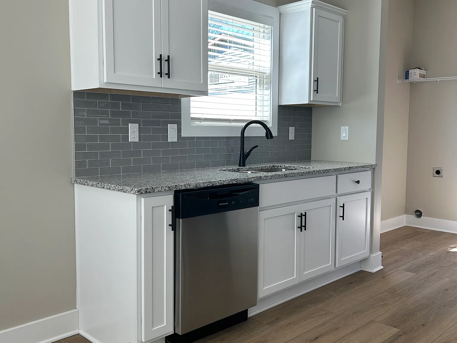 3 bed, 1064 sqft, $1,650 — Photo 4