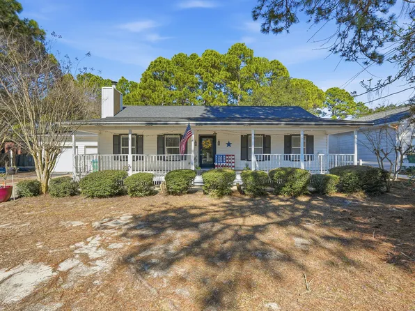 304 Wildwood St, Mary Esther, FL 32569