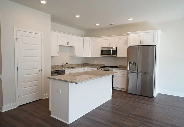 481 Governor Treutlen Cir — Photo 8