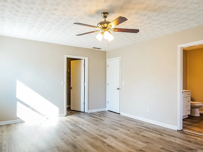 2156 Shillings Chase Dr — Photo 12