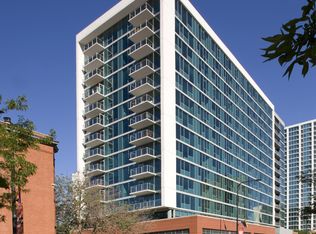 3741 N Halsted St, Chicago, IL 60613