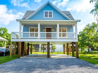 409 Thomas St, Bay Saint Louis, MS 39520