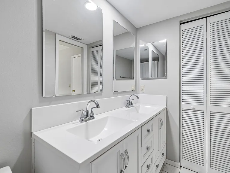 1003 W Horatio St #A — Photo 25