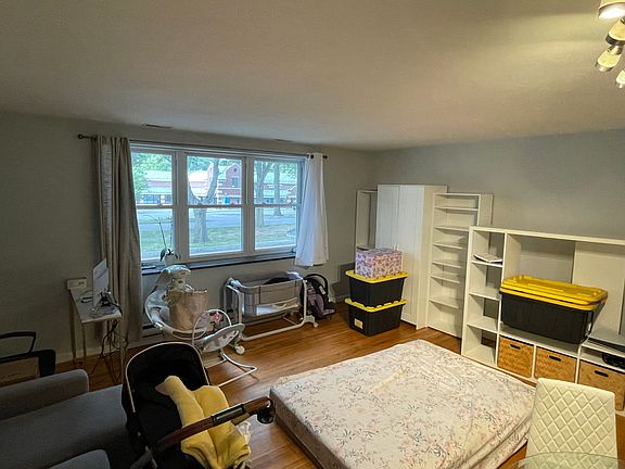 4th image of 530 Vfw Pkwy #105