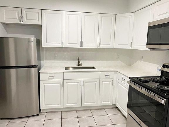 2nd image of 2715 Ponce De Leon Boulevard