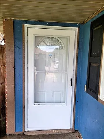 283 Meadows Dr — Photo 2