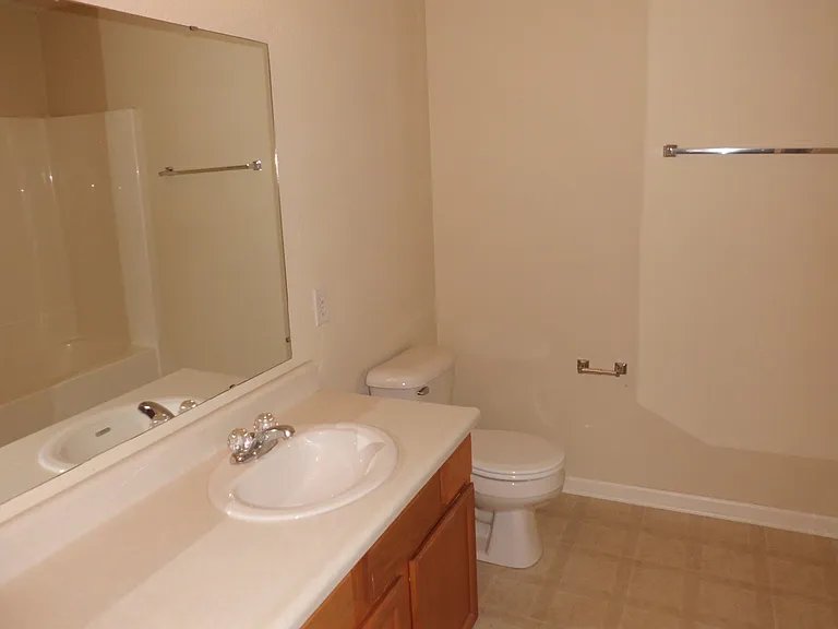 Full bath upstairs