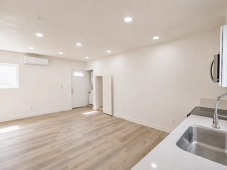 6187 Vanessa St — Photo 6