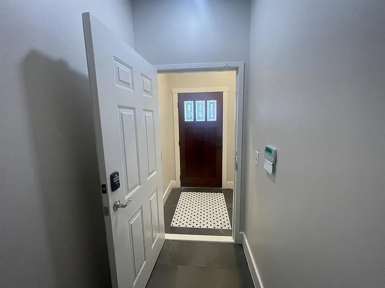 309 W Duffy St #B — Photo 3