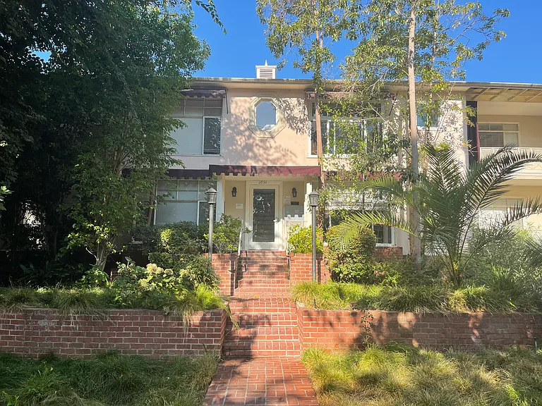 1849 N Harvard Blvd #4 — Photo 1