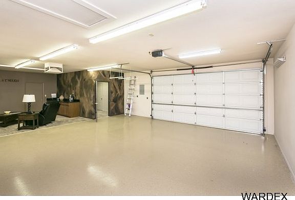3rd image of 3100 McCulloch Blvd N