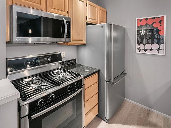 4th image of 1430 1st Ave N APT 1
