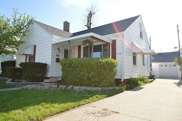 7617 15th Ave photo 1