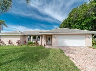 310 Oakwood Cir, Englewood, FL 34223