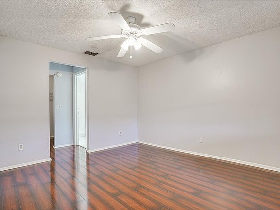 5th image of 1007A Breeze Dr