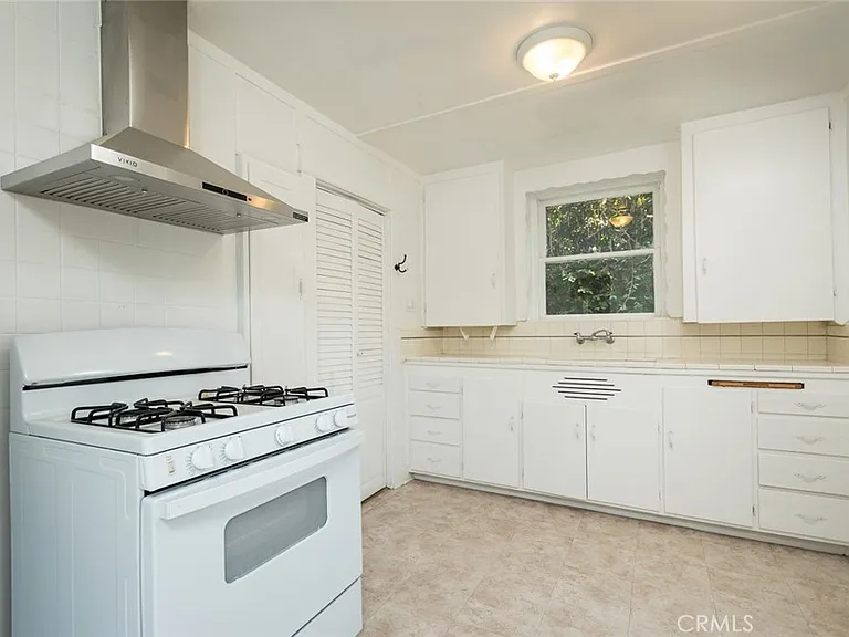 316 W Kenneth Rd — Photo 9