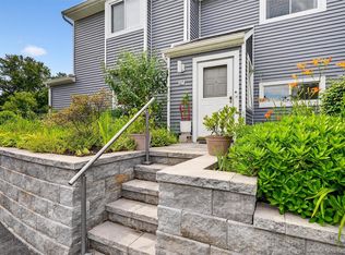 27 Waterview Est, Peekskill, NY 10566