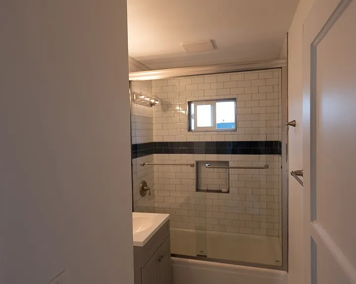 364 2nd Ave — Photo 3