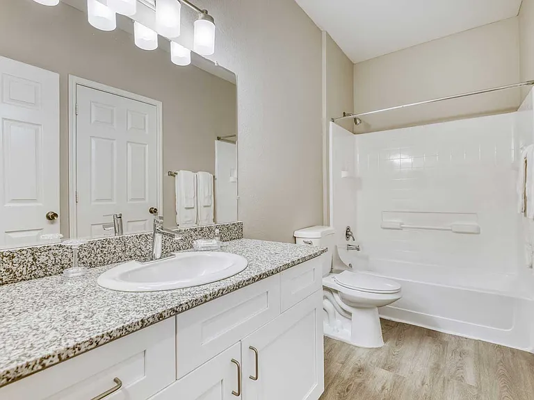 Worthington Point Apartments — Photo 57