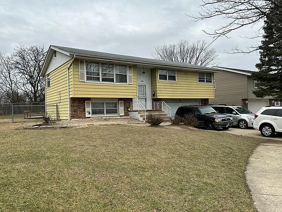 2nd image of 16916 Magnolia Dr