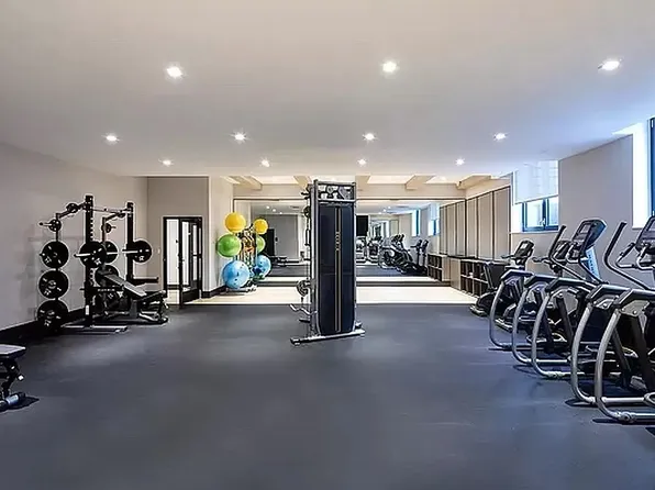 176 Woodward Avenue image 15 of 17