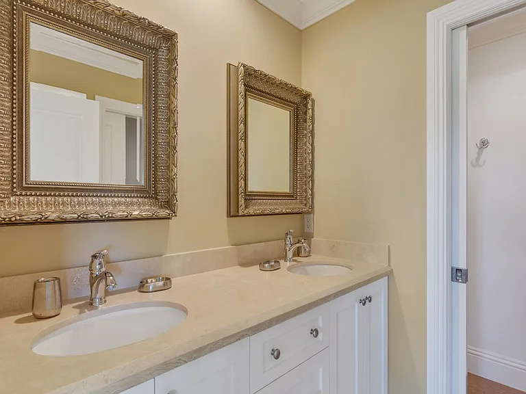 1575 Shorelands Dr E — Photo 26