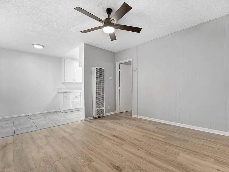 1114 W 117th St #5 — Photo 5