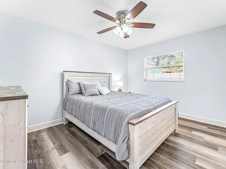 113 Las Palmas — Photo 28