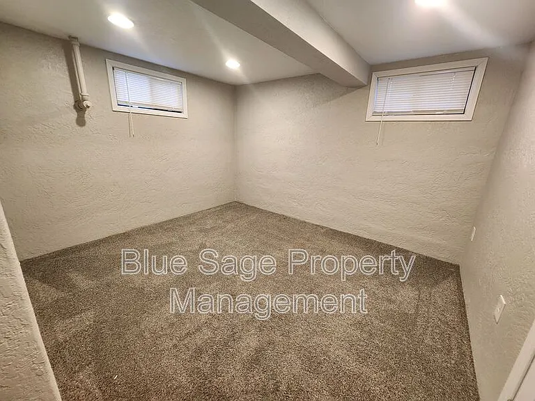 812 W 13th St — Photo 17