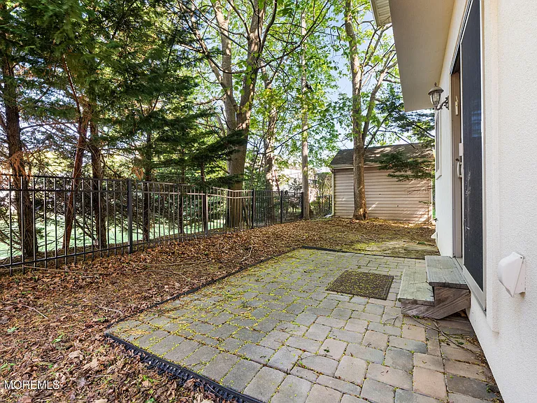 230 Norwood Ave — Photo 32