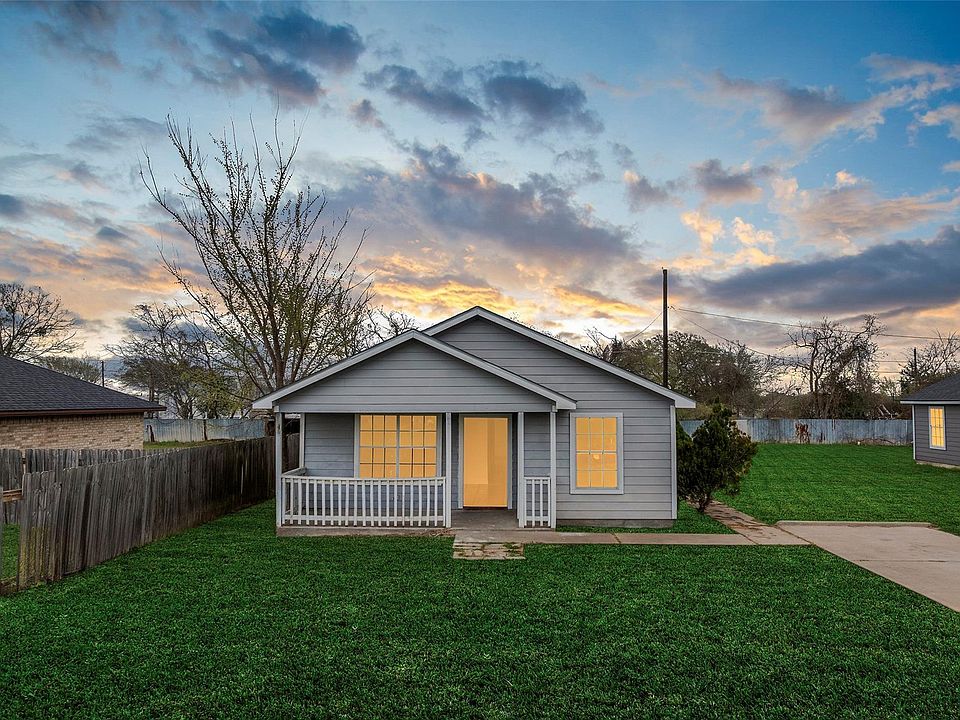 1st image of 330 3rd St